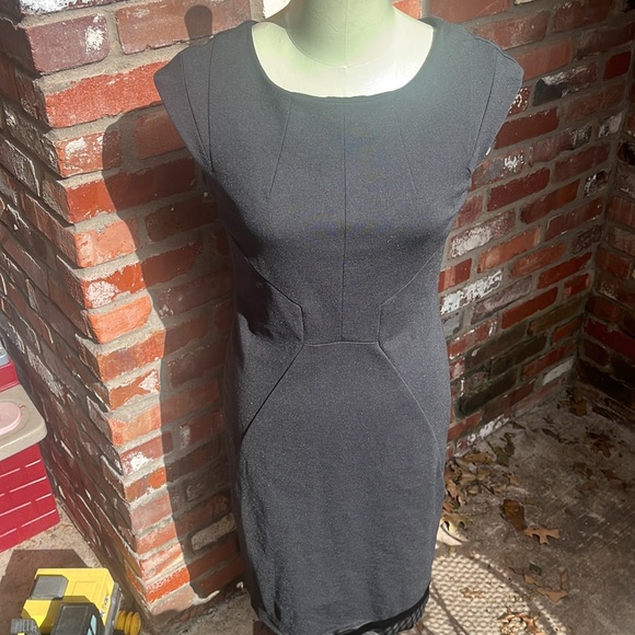 Banana Republic Cap Sleeve Black Dress size 6 - Picture 2 of 9